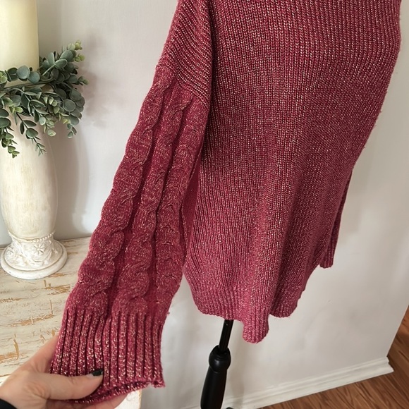 Torrid Metallic Cable Pullover Cold Shoulder Sweater Womens size 1x - Picture 3 of 8